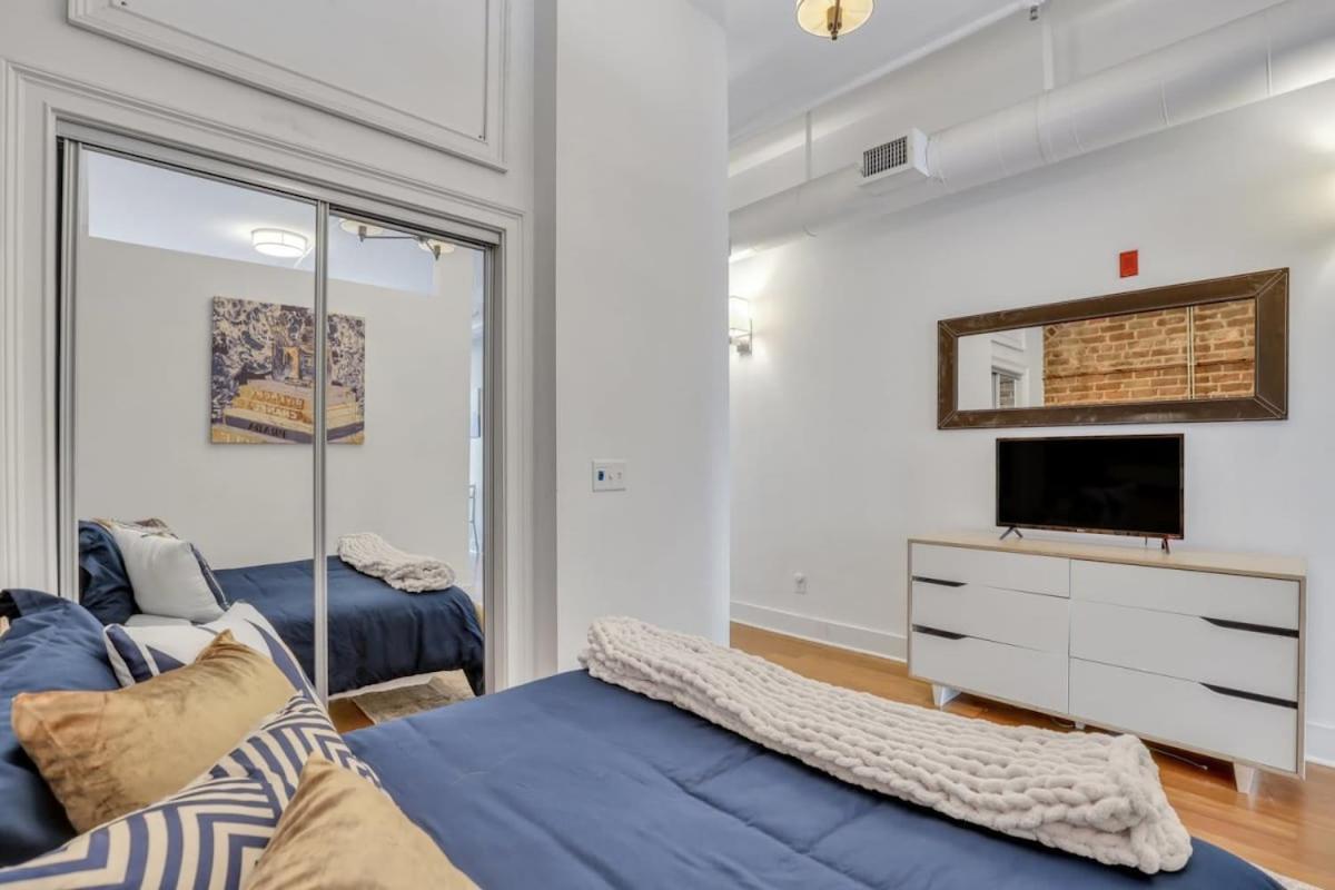 Lush Savannah Loft - Near Plant Riverside District Экстерьер фото