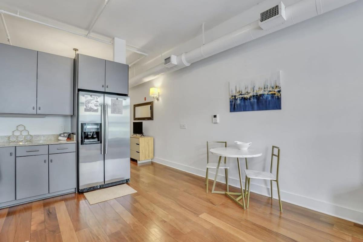 Lush Savannah Loft - Near Plant Riverside District Экстерьер фото